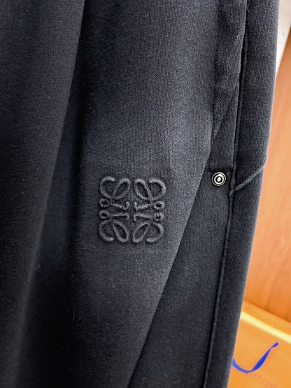Dual‑Embossed Logo Relaxed Fit Pants