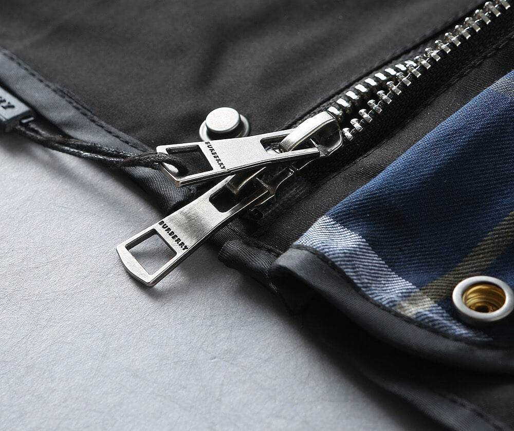 Plaid‑Lined Zip‑Up Collared Jacket