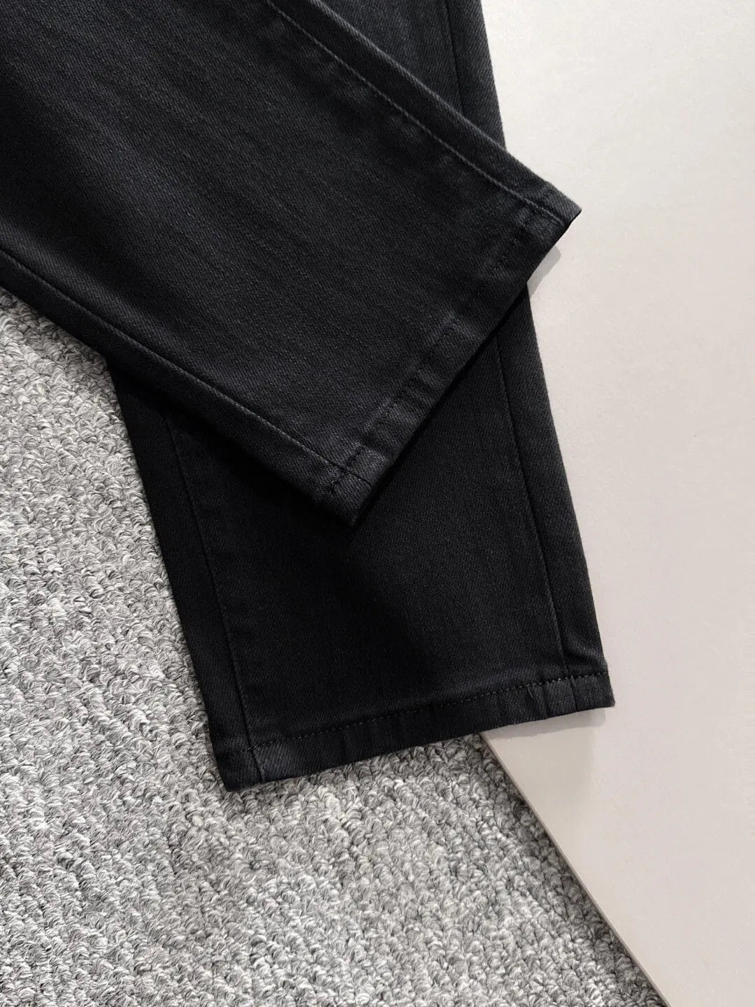 Classic Label Slim Straight Jeans